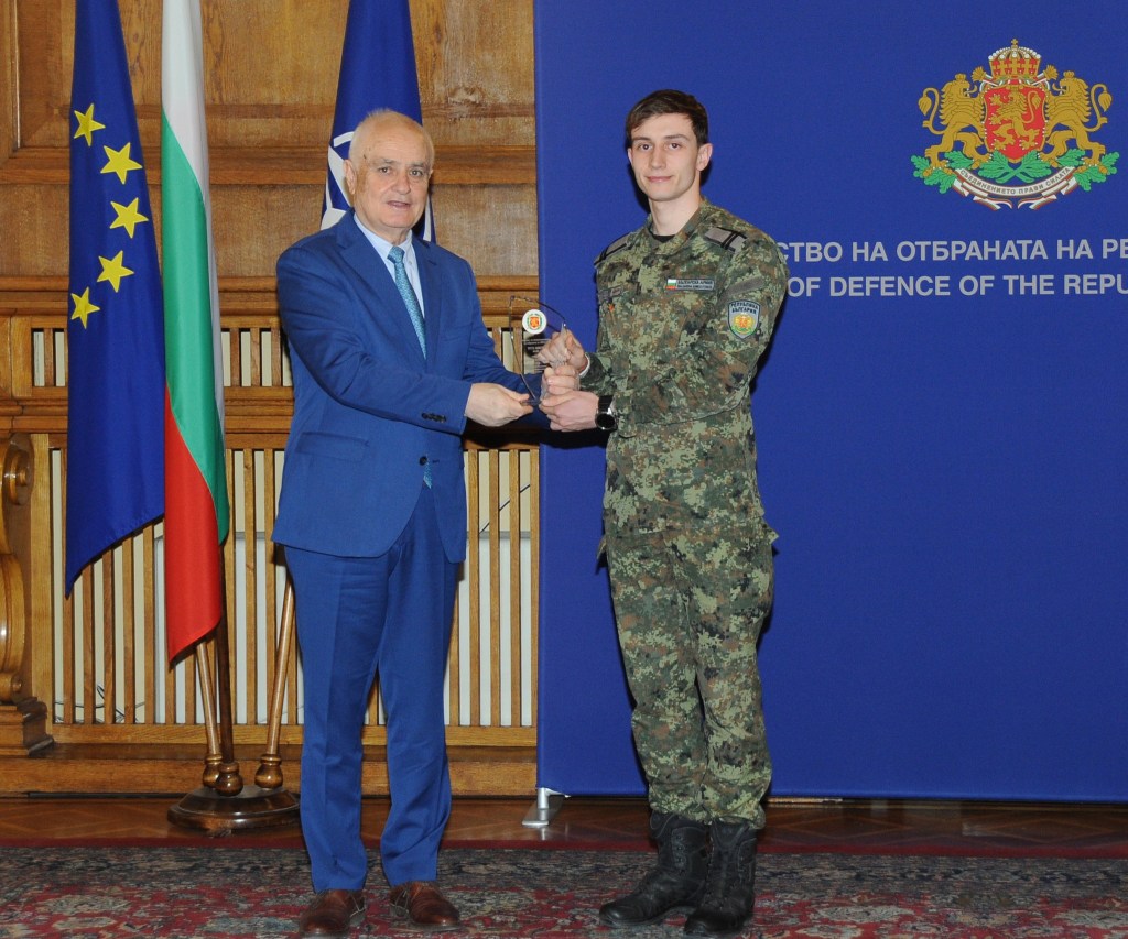 Наградиха 10-те най-добри военнослужещи спортисти на Министерство на&nbsp;отбраната